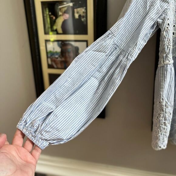 CeCe Chambray Striped Eyelet Lace Tassel Blouse sz S EUC - Picture 3 of 6